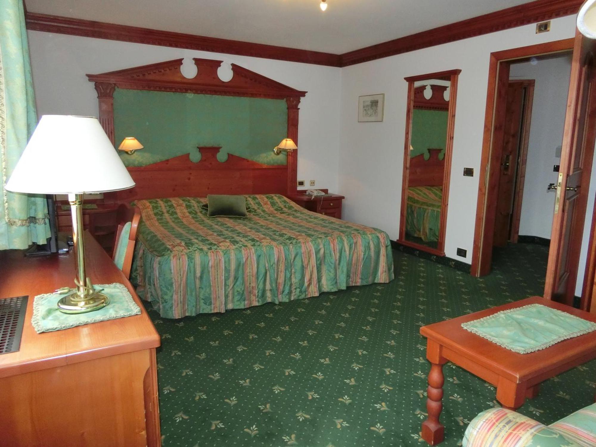 Garni Criss Aparthotel โคลฟอสโก ภายนอก รูปภาพ