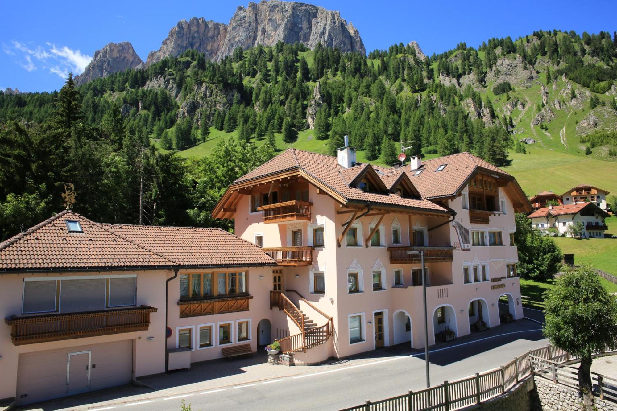 Garni Criss Aparthotel โคลฟอสโก ภายนอก รูปภาพ