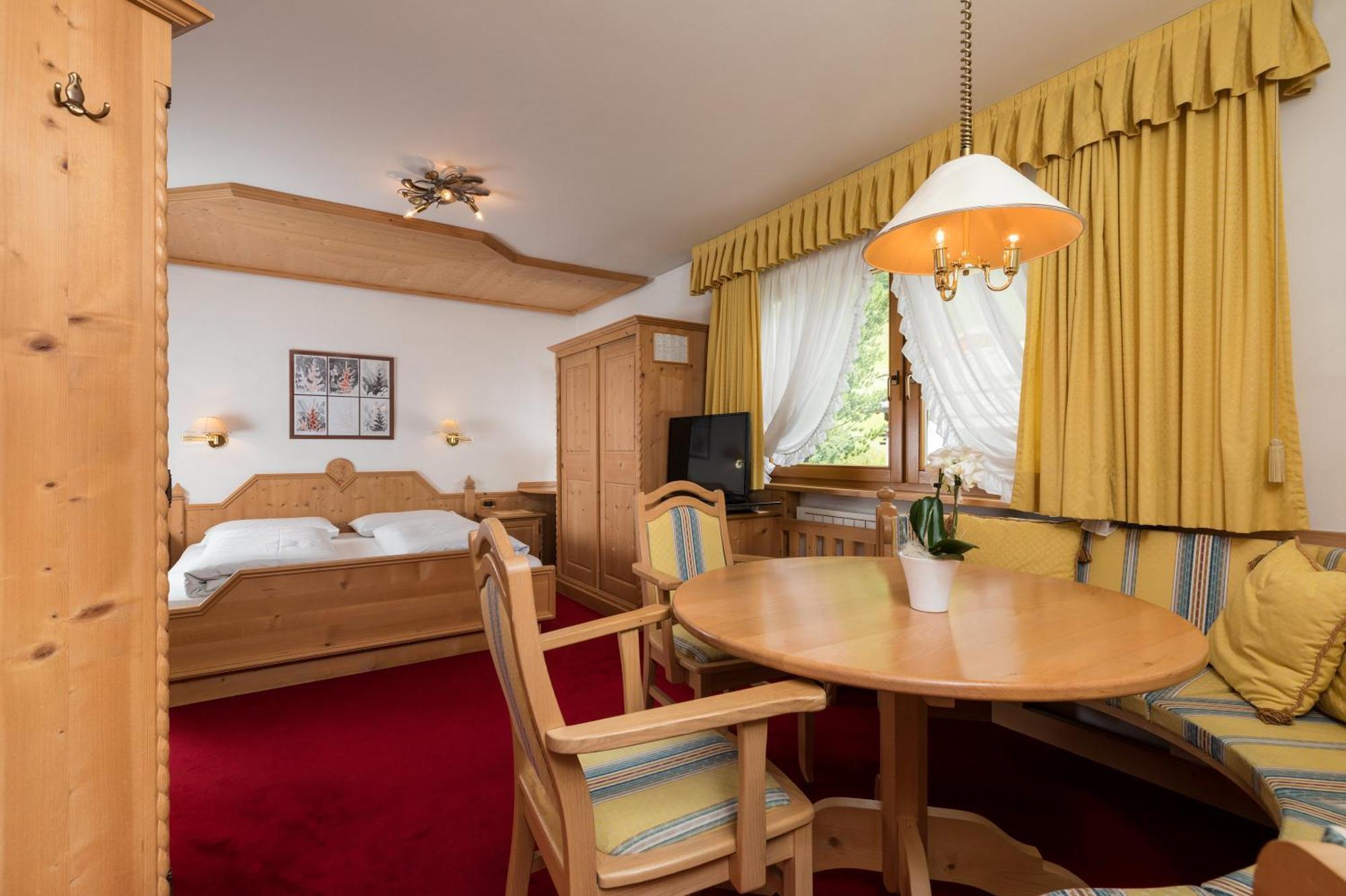 Garni Criss Aparthotel โคลฟอสโก ภายนอก รูปภาพ