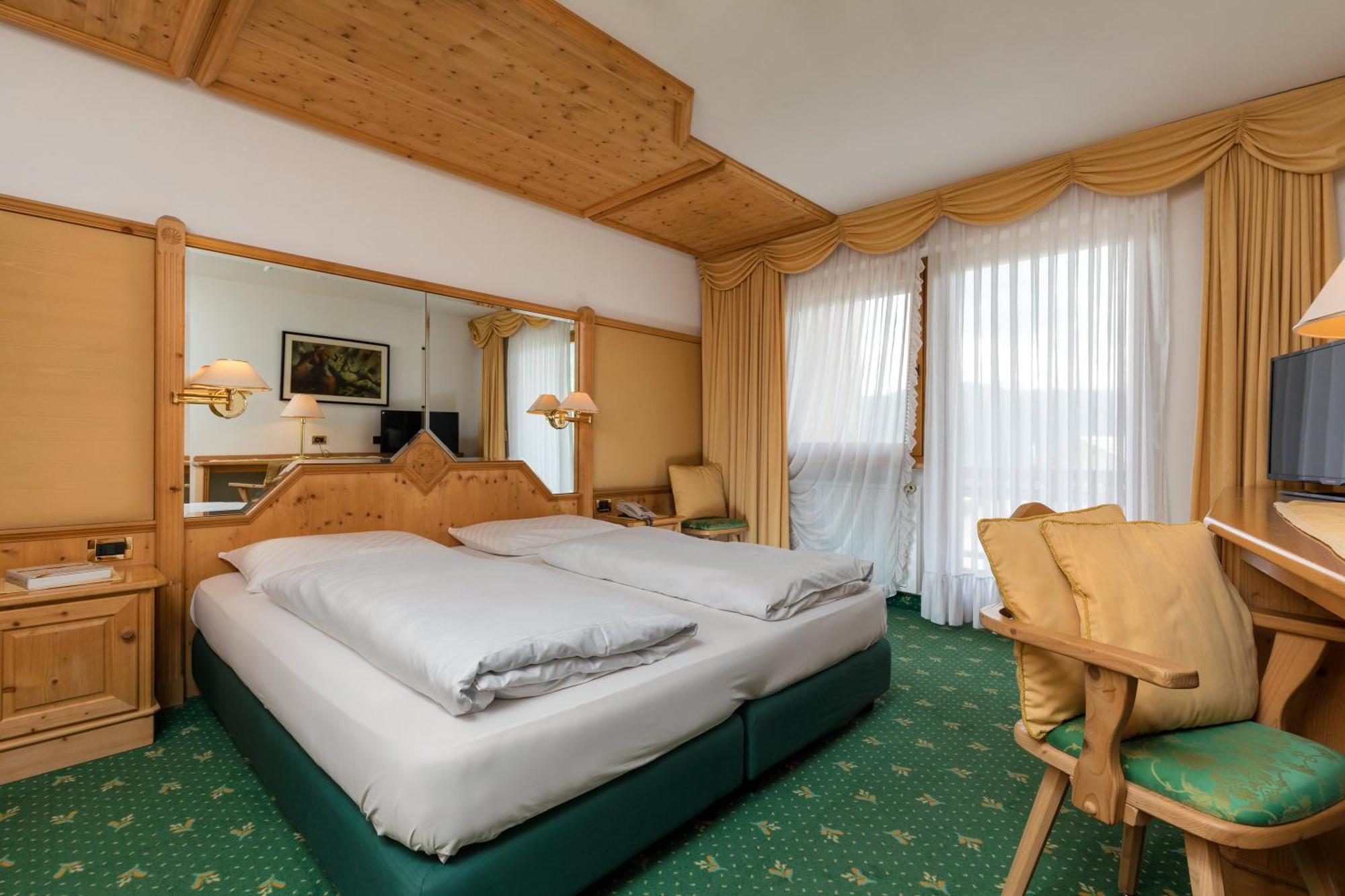 Garni Criss Aparthotel โคลฟอสโก ภายนอก รูปภาพ